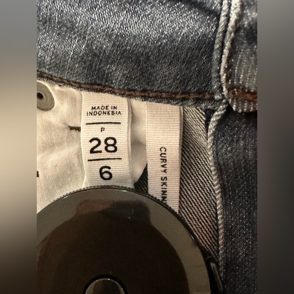 LOFT Women's Curvy Skinny Jeans P Petite- Dark Blue - Picture 10 of 16